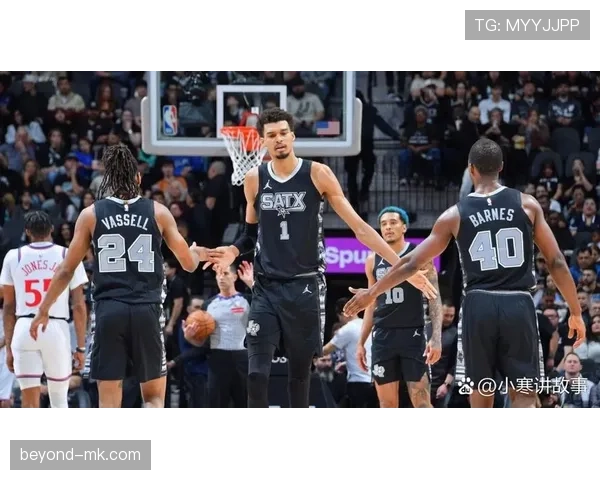 大卫·罗宾逊篮下统治力提升球队防守效率明显拉开与对手差距