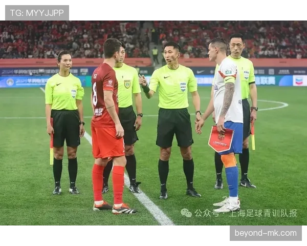 裁判对犯规行为干预界限在哪里？足球规则如何保护公平性