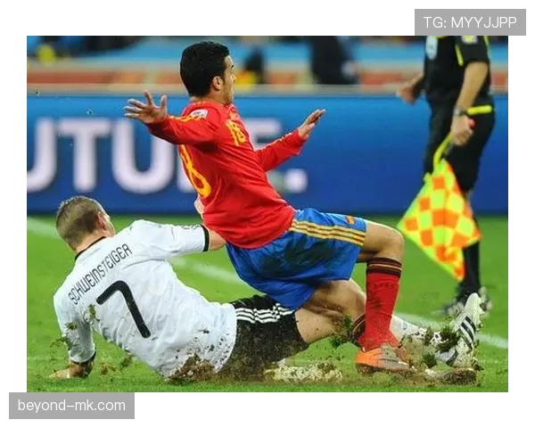 铲球是否犯规？关键看动作时机与接触部位的判罚规则