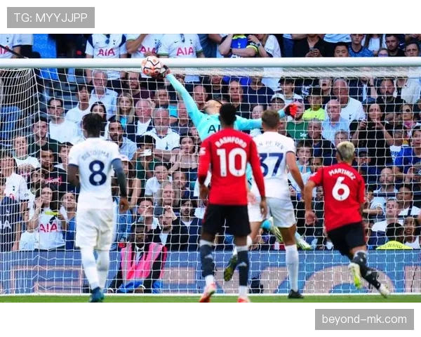 曼联重建阵容：纠错调整与试错尝试正逐步影响球队当前表现