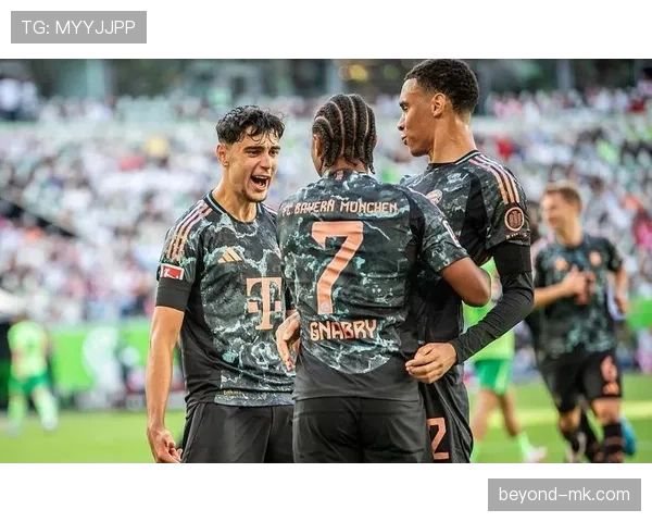 拜仁内部矛盾加剧，主帅与新援冲突反映战术分歧与管理问题对球队表现造成影响