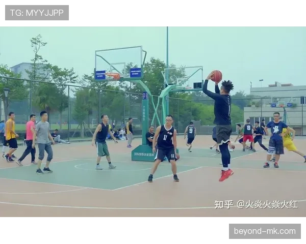 篮球新手必看：进攻时间规则的起止如何判定？